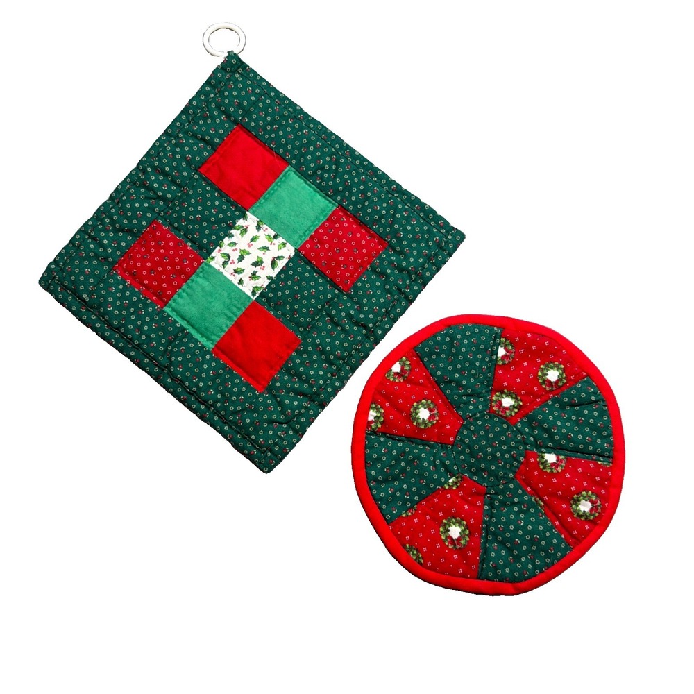 2 VTG Christmas Potholders Hot Pads Quilted 1990s Holly Wreath Holiday Decor